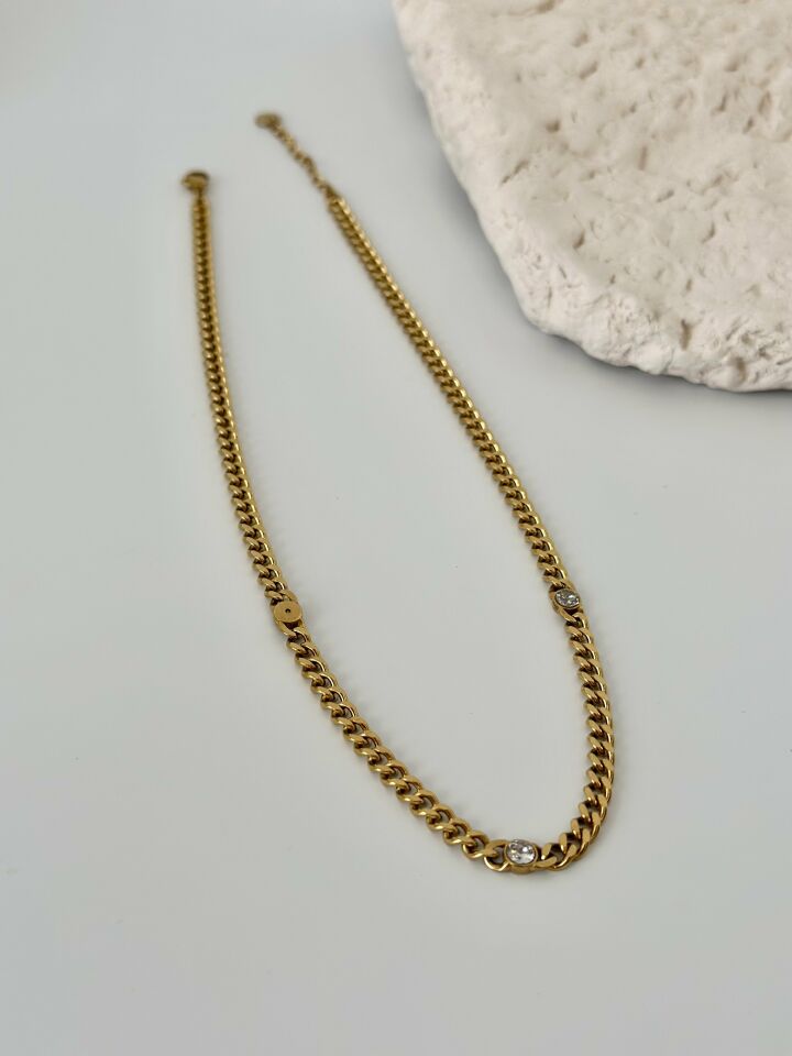 Zirkon Taş Detaylı Gold Çelik Kolye
