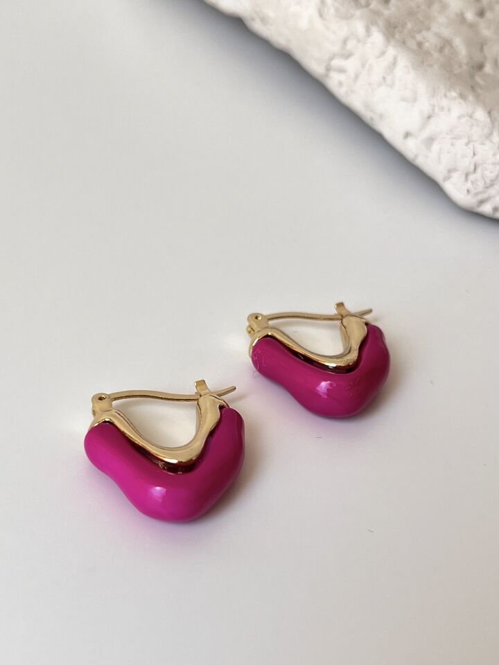 Pembe Küpe