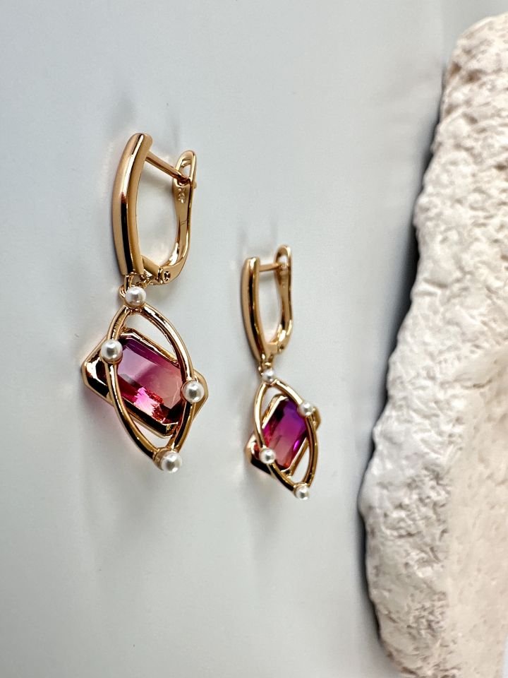 Pembe Zirkon Taşlı Vip Küpe