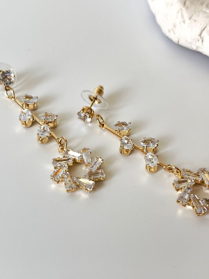 Zirkon Taşlı Gold Çelik Küpe