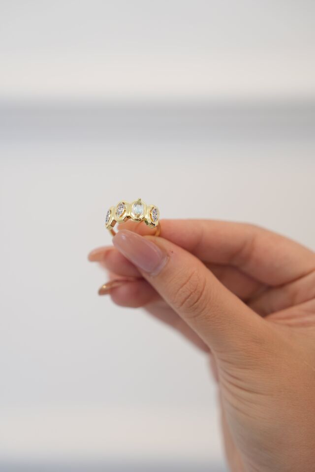 Pirinç Zirkon Taşlı Damla Model Gold Renk Kadın Yüzük