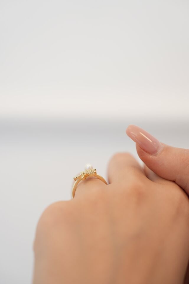 Pirinç Gold Renk Zirkon Taşlı Deniz Yıldızı Model İnci Detay Ayarlababilir Yüzük