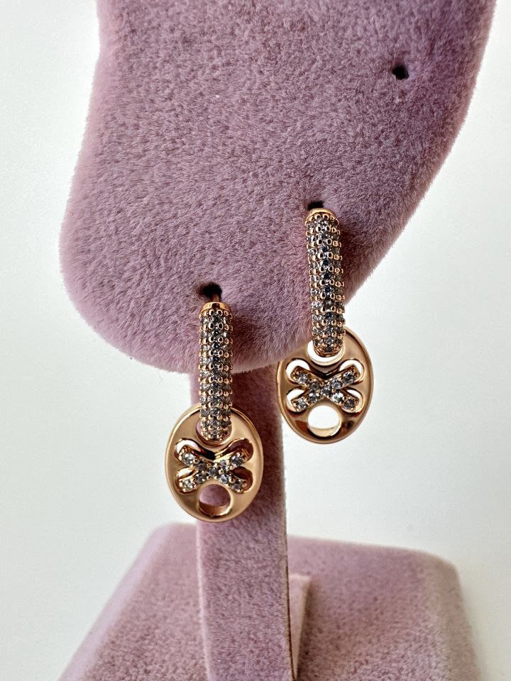 Zirkon Taş Detaylı Mini Sallantılı Gold Çelik Küpe
