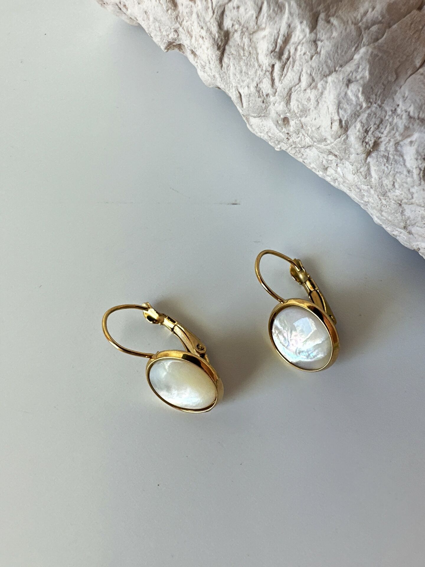 Sedefli Gold Çelik Küpe