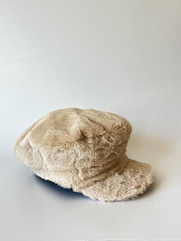 Bej Peluş Kasket