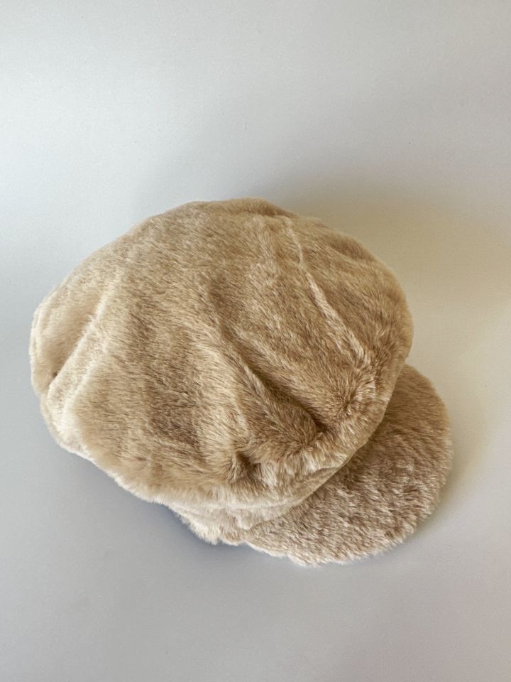 Bej Peluş Kasket