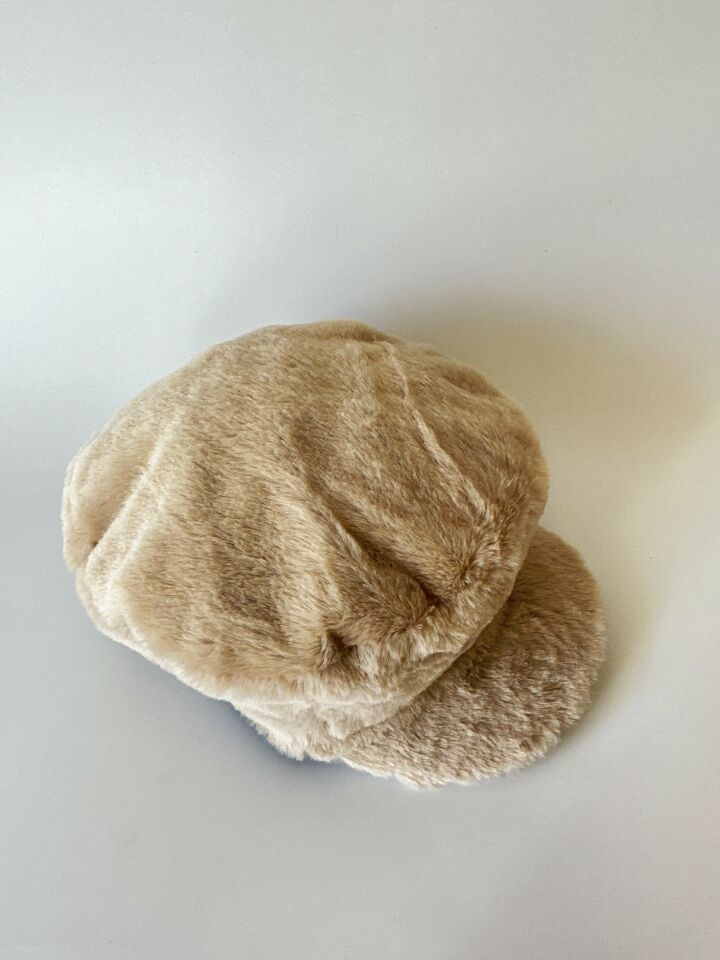 Bej Peluş Kasket