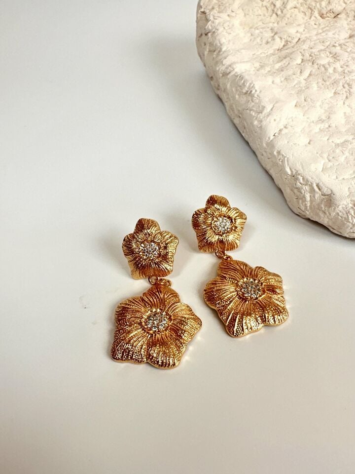Zara Model Gold Küpe