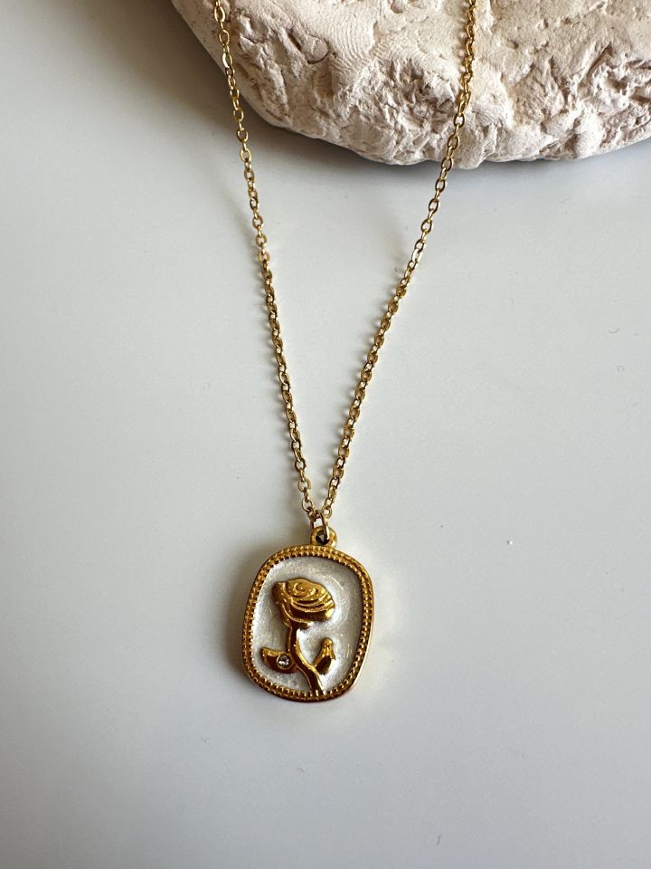 Sedefli Model Gold Vip Kolye