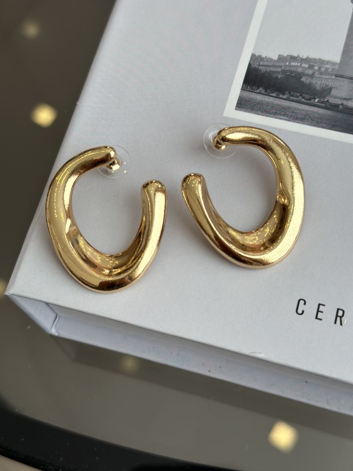 Gold Renk Halka Model Kadın Vip Küpe