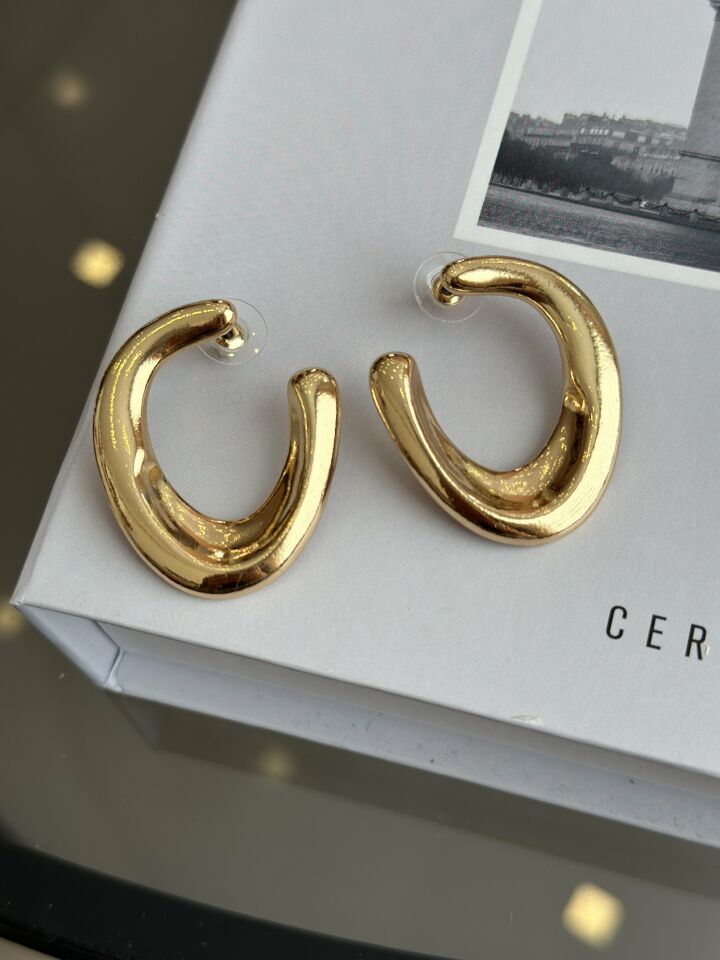 Gold Renk Halka Model Kadın Vip Küpe