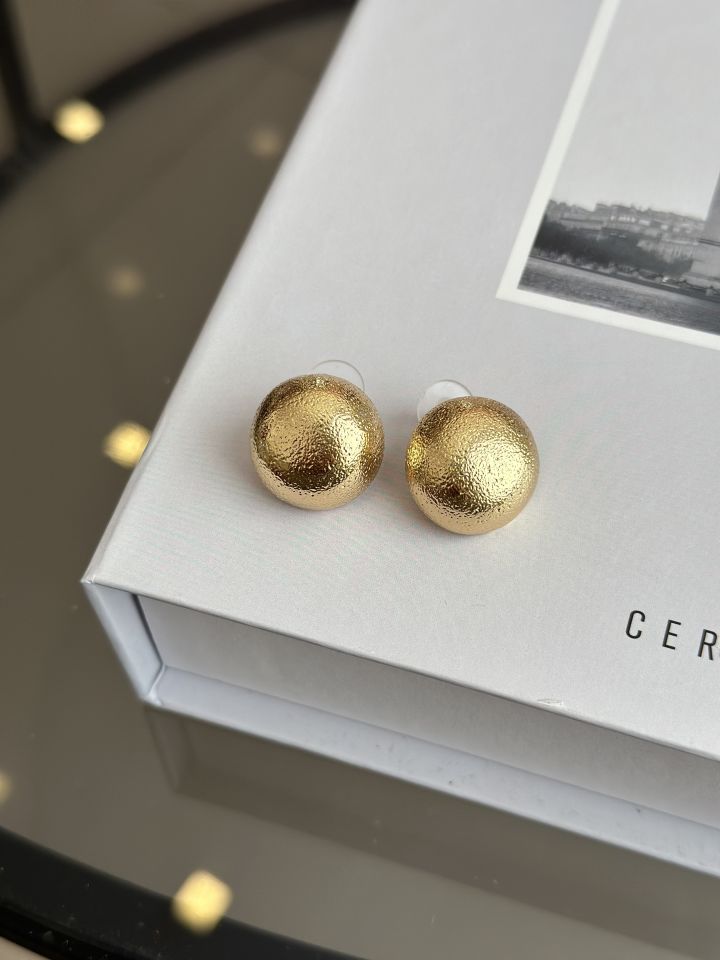Gold Renk İşleme Detay Top Model Kadın Vip Küpe