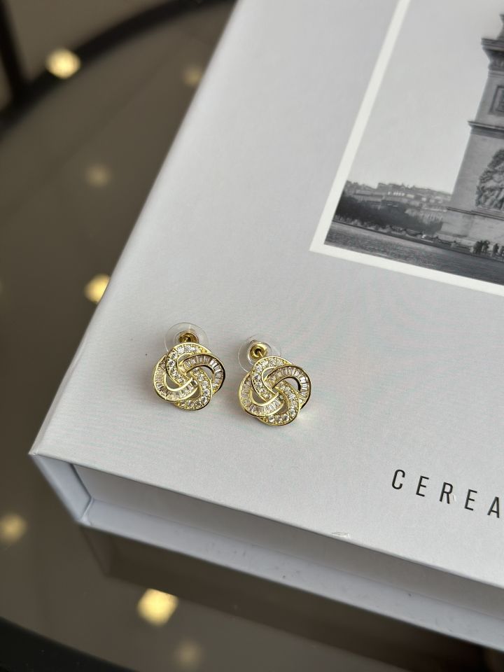 Gold Renk Zirkon Taşlı Sarmal Model Kadın Küpe
