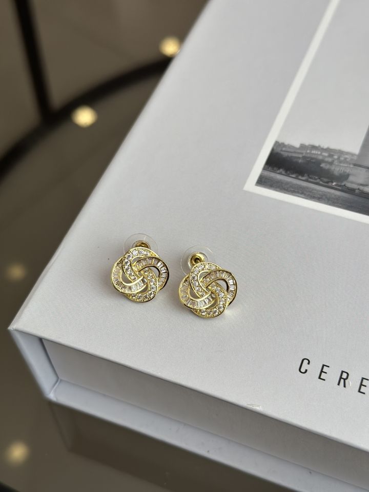 Gold Renk Zirkon Taşlı Sarmal Model Kadın Küpe