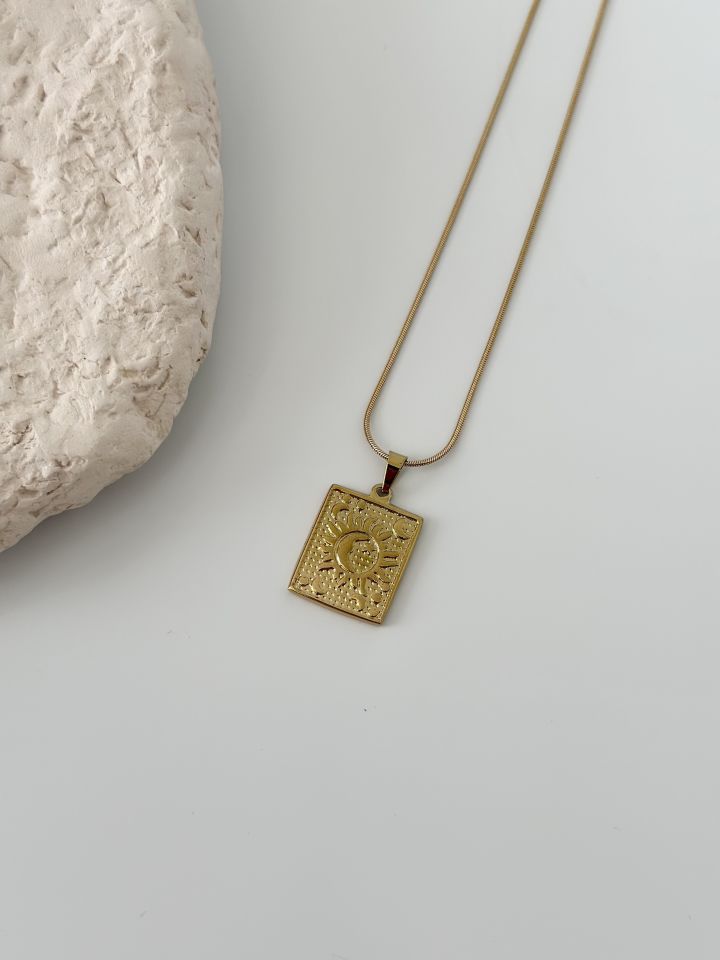 Çelik Gold Renk İşlemeli Vintage Kolye