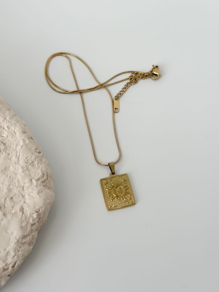 Çelik Gold Renk İşlemeli Vintage Kolye