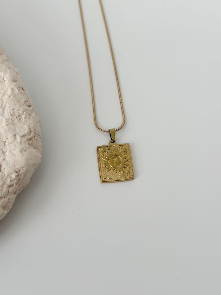 Çelik Gold Renk İşlemeli Vintage Kolye