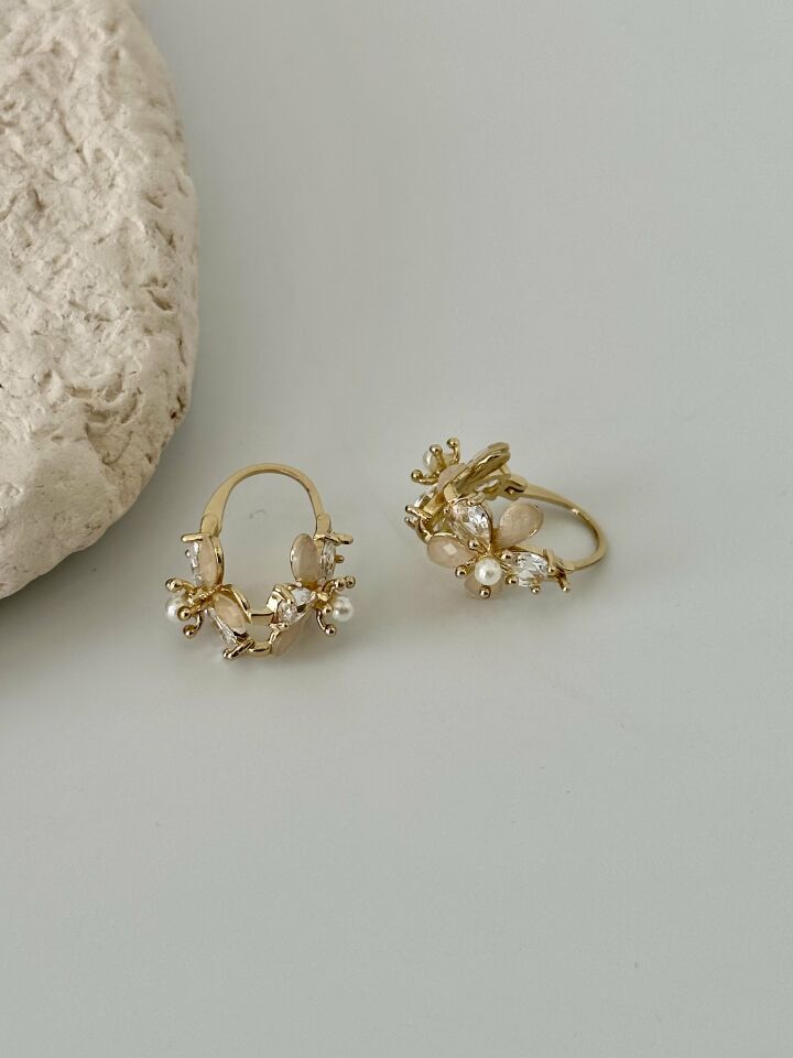 Çiçek ve İnci Detaylı Vintage Küpe