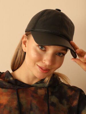 001ea566a151158b38a3933c82b1ad7a.jpg Suni Deri Kadın Kep Siyah