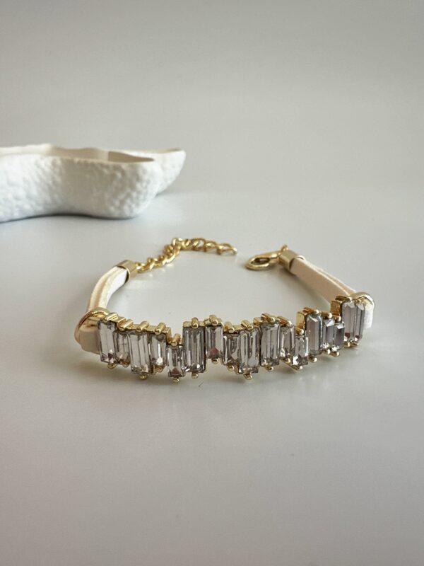 Vip Beyaz Kordonlu Baget Bileklik