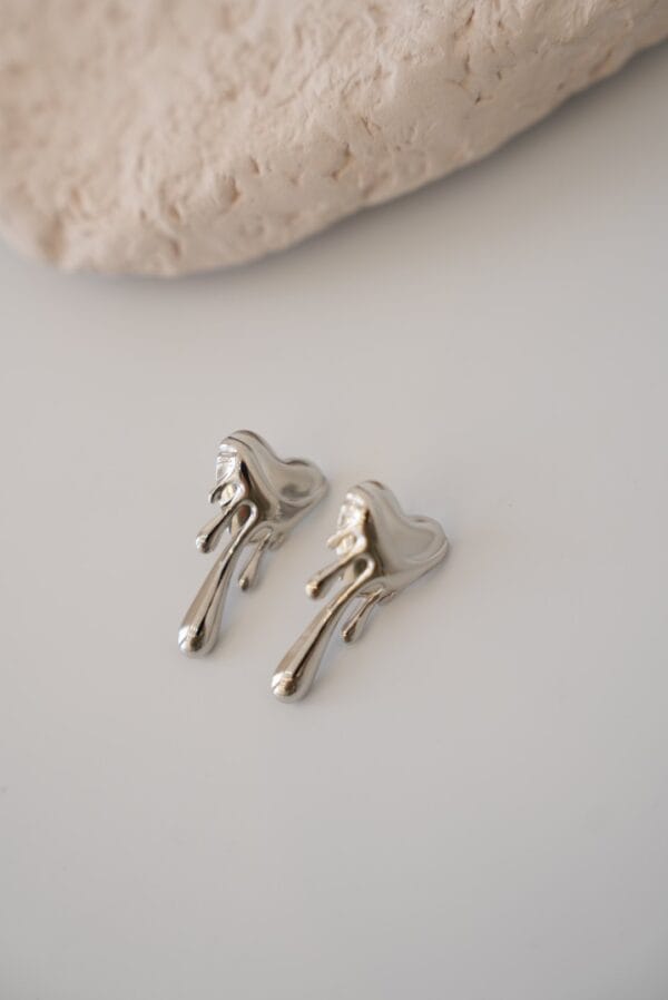 Akan Kalp Model Gümüş Çelik Küpe