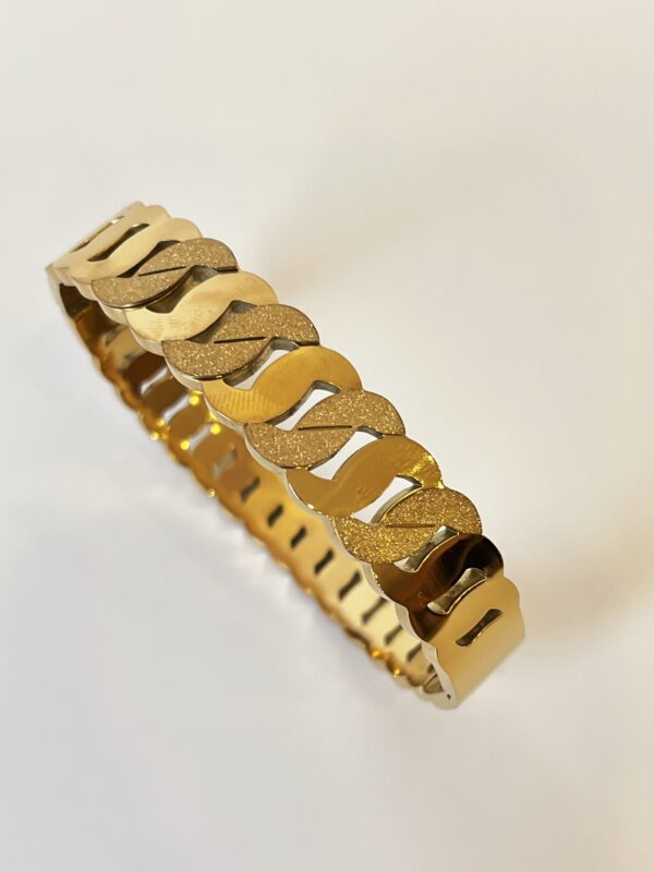 Burgu Görünümlü Çelik Kelepçe