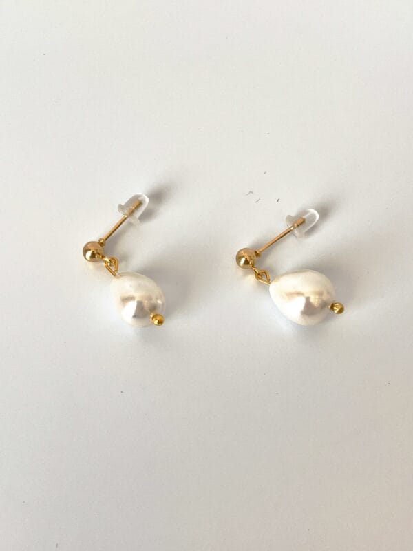 Mayorka İncili Minimal Tasarım Küpe