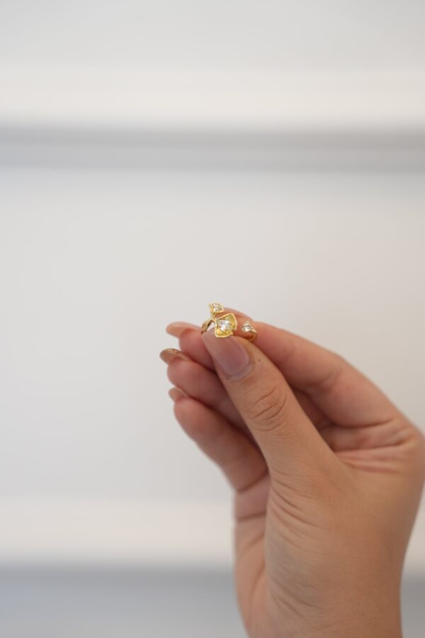 Pirinç Gold Renk Zirkon Taşlı Deniz Kabuğu Model Ayarlanabilir Kadın Yüzük