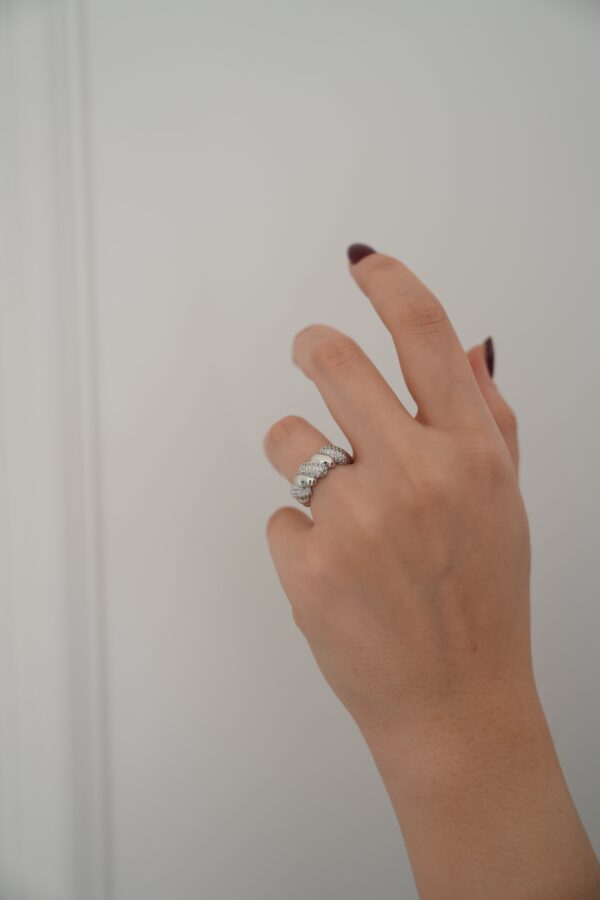 Zirkon Taş Detaylı Vip Yüzük