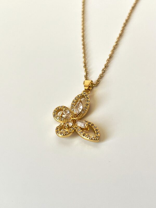 Zirkon Taşlı Kelebek Motifli Çelik Kolye