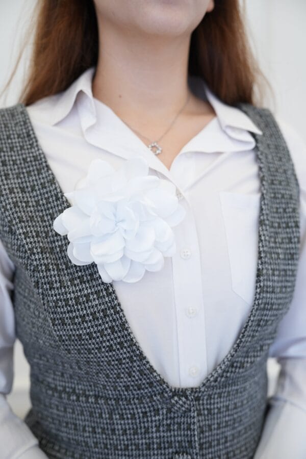 Beyaz Gül Model İğneli Broş