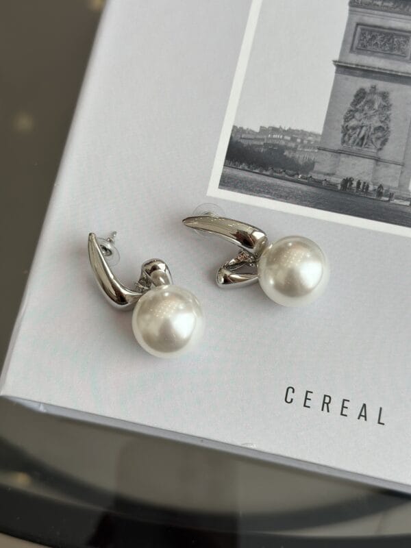 Gümüş Renk İnci Top Model Kadın Küpe