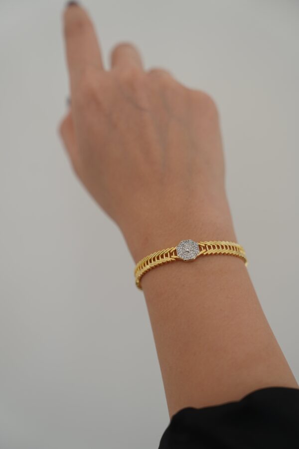 Zirkon Taş Detaylı Vip Tasarım Bileklik