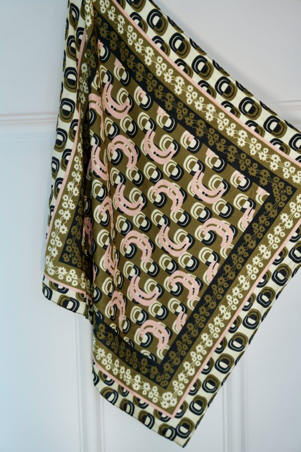 Yeşil Renkli Desenli Fular