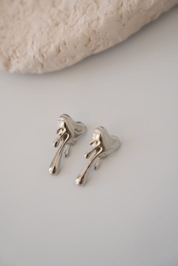 Akan Kalp Model Gümüş Çelik Küpe