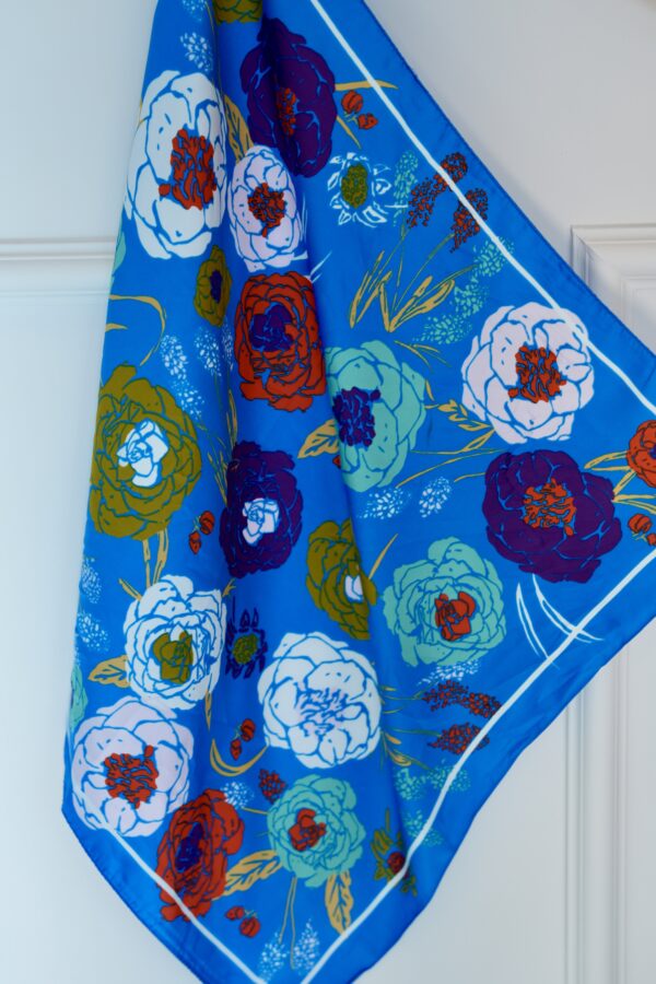 Mavi Renkli Çiçek Desenli Fular