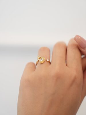 Pirinç Gold Renk Zirkon Taşlı Deniz Kabuğu Model Ayarlanabilir Kadın Yüzük