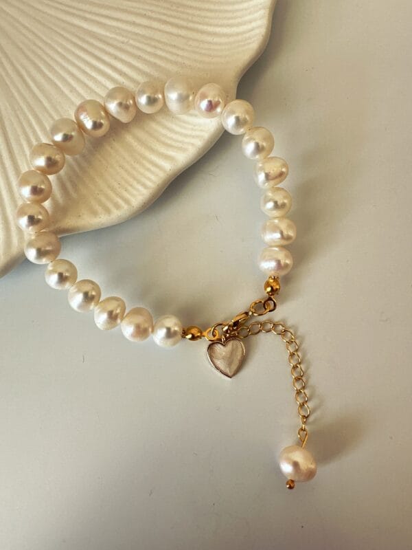 Sedefli Kalp Detaylı Vip Model İnci Bileklik