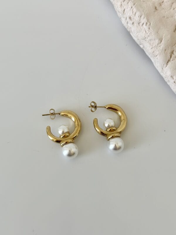 Çelilk Halka İçten Geçme İnci Küpe