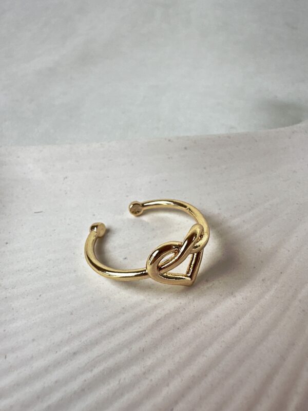 Kalp Detaylı Vip Yüzük