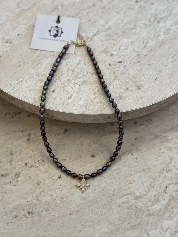 Zirkon Taş Detaylı Siyah Gerçek Tatlı Su İncisi Kolye