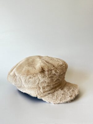 27dba4589e95edc856406f6601207c34.jpg Bej Peluş Kasket