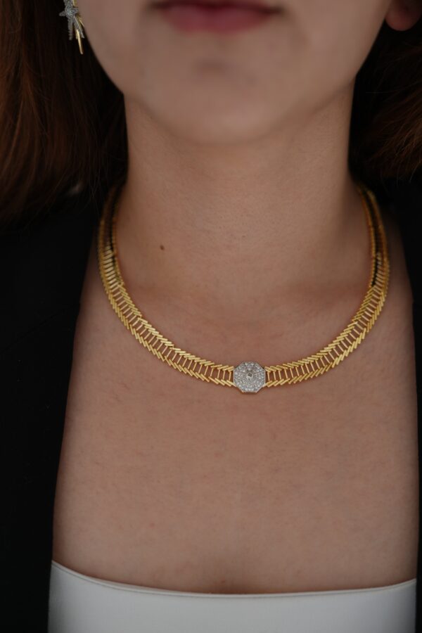 Zirkon Taş Detaylı Vip Kolye