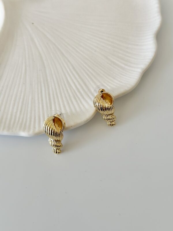 Deniz Kabuğu Çizgili Küpe