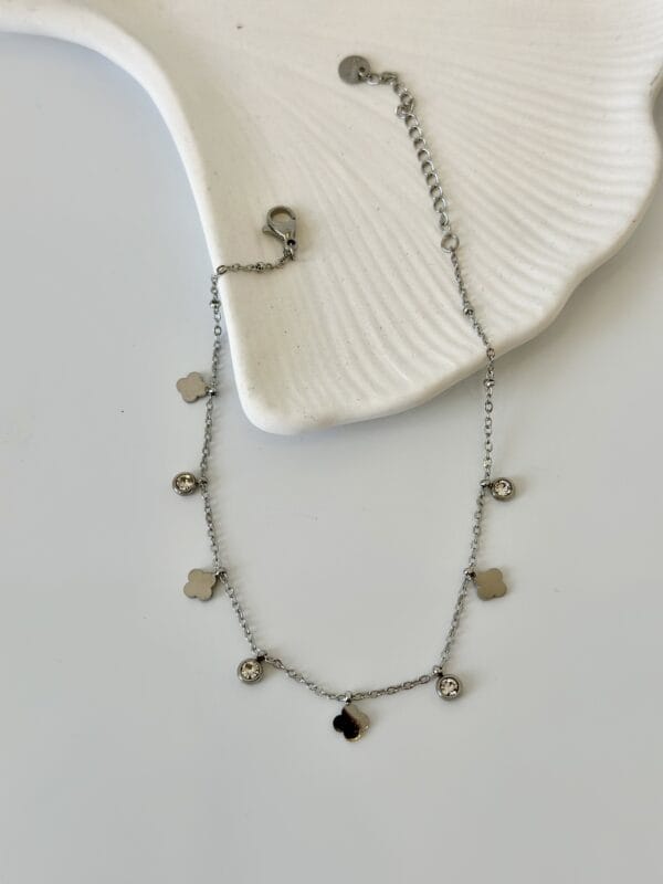 Çelik Yonca Desen Beyaz Taşlı Halhal