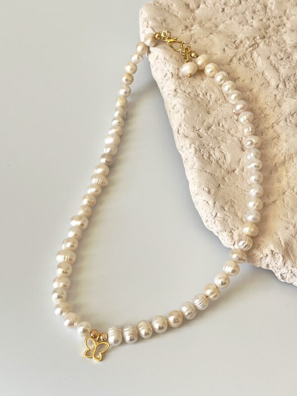 Pirinç Üzeri Altın Kaplama Kelebek Detaylı Gerçek İnci Kolye