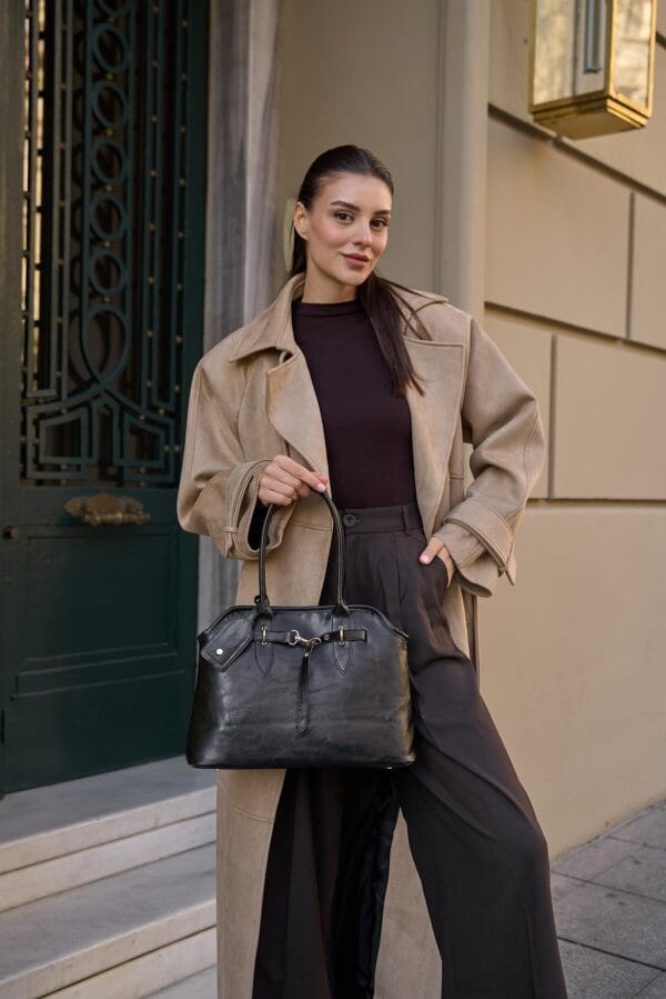 Kemer Detaylı Retro El Çantası