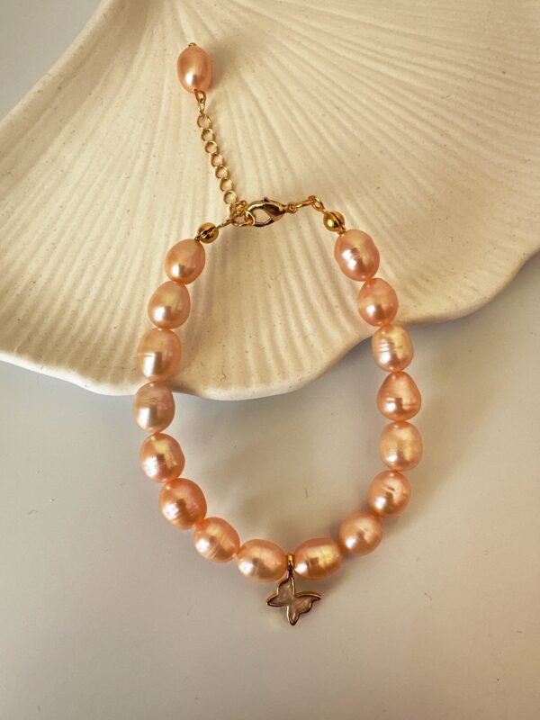 Sedefli Kelebek Detaylı Somon İnci Bileklik