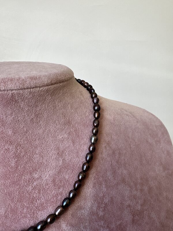 Pirinç Üzeri Altın Kaplama Detaylı Siyah Gerçek Tatlı Su İncisi Kolye