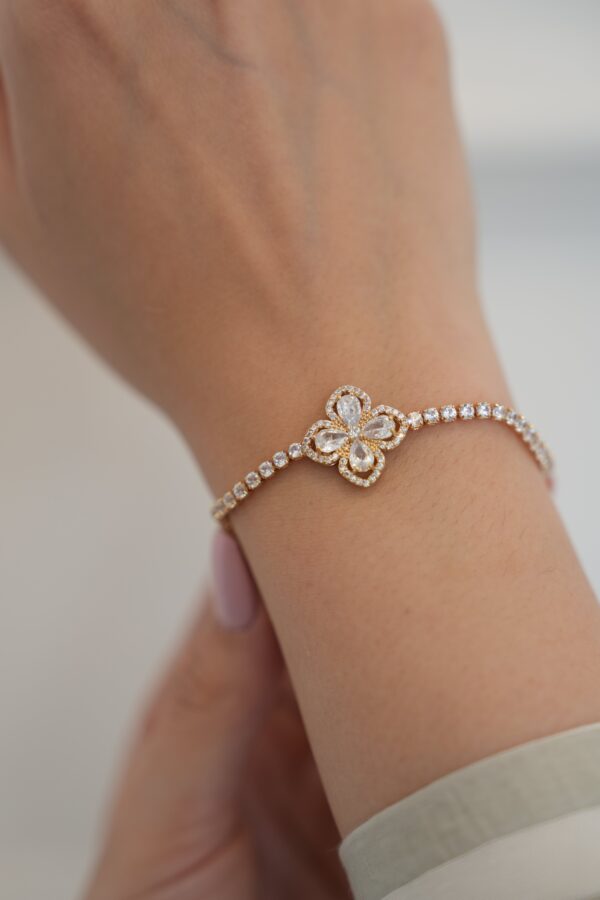 Yonca Zirkon Taşlı Su Yolu Bileklik